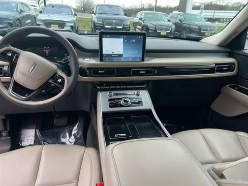 Used 2023 Lincoln Aviator AWD w/ Premium Package image 15