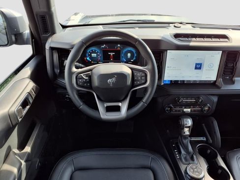 New 2025 Ford Bronco Badlands image 11