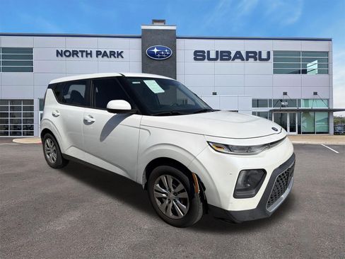 Used 2020 Kia Soul LX FWD image 1
