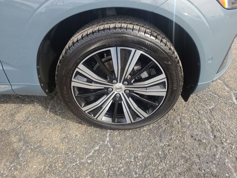 Used 2023 Volvo XC60 B5 Ultimate image 13