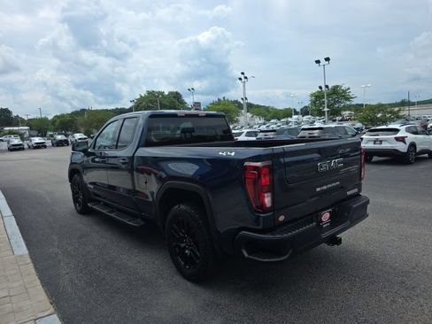 Used 2022 GMC Sierra 1500 Elevation w/ LPO, Elevation Black Package AWD/4WD image 4