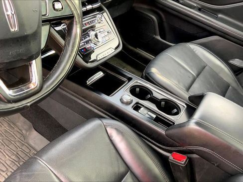 Used 2022 Lincoln Corsair AWD w/ Premium Package image 15