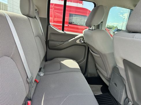 Used 2011 Nissan Frontier SV AWD/4WD image 11