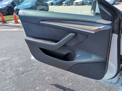 Used 2022 Tesla Model 3 Long Range image 18