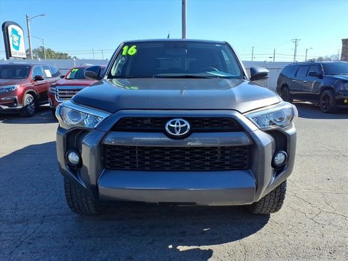 Used 2016 Toyota 4Runner SR5 image 2