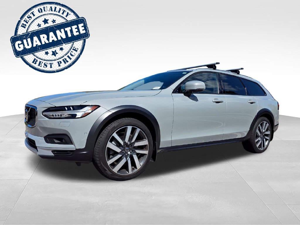 Used 2025 Volvo V90 B6 Cross Country Plus AWD/4WD image 2