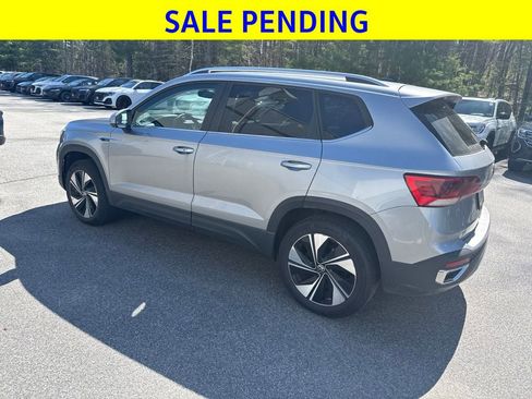Used 2024 Volkswagen Taos SE w/ Panoramic Sunroof Package AWD/4WD image 16