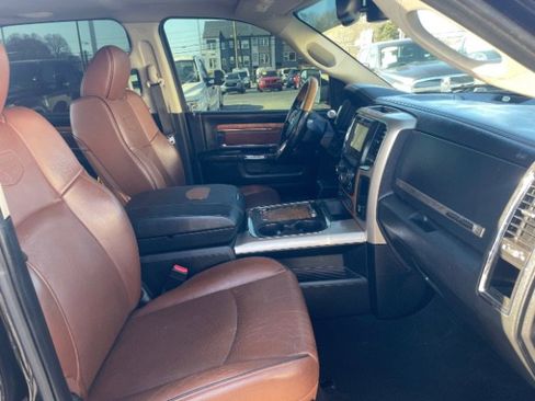 Used 2018 RAM 3500 Laramie Longhorn image 16