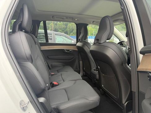 Certified 2025 Volvo XC90 B6 Plus AWD/4WD image 11
