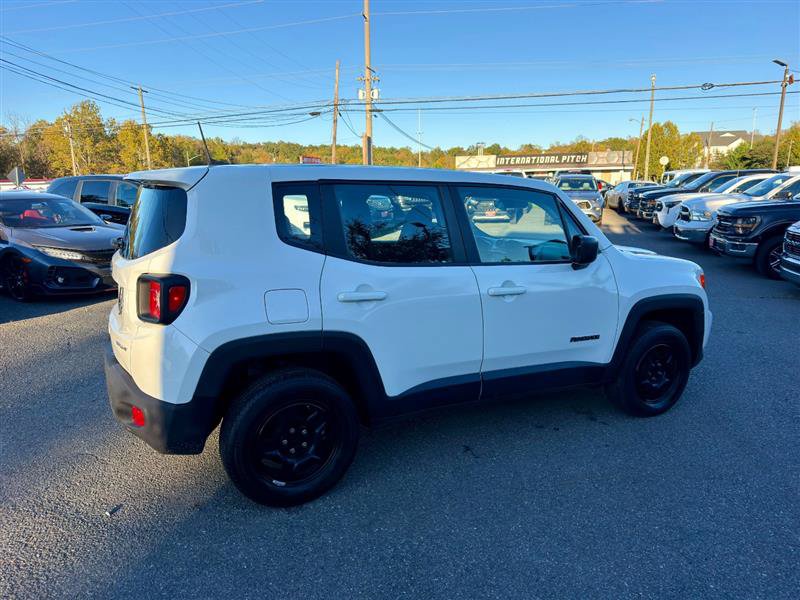 Used 2022 Jeep Renegade Sport AWD/4WD image 5
