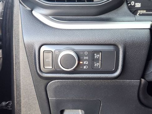 Used 2020 Ford Explorer XLT RWD image 23