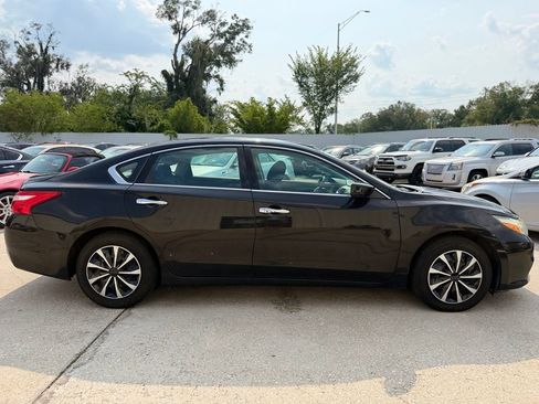 Used 2016 Nissan Altima 2.5 S w/ Power Driver Seat Package FWD image 6