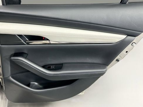 Used 2022 MAZDA MAZDA3 s image 26