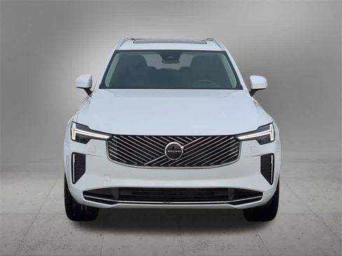 Certified 2025 Volvo XC90 B5 Core w/ Protection Package Premier image 9