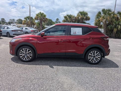 Used 2024 Nissan Kicks SV FWD image 6