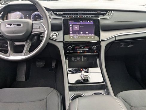 New 2025 Jeep Grand Cherokee L Laredo image 23