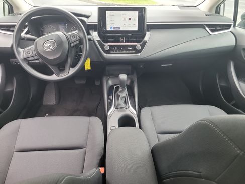 Used 2025 Toyota Corolla LE FWD image 14