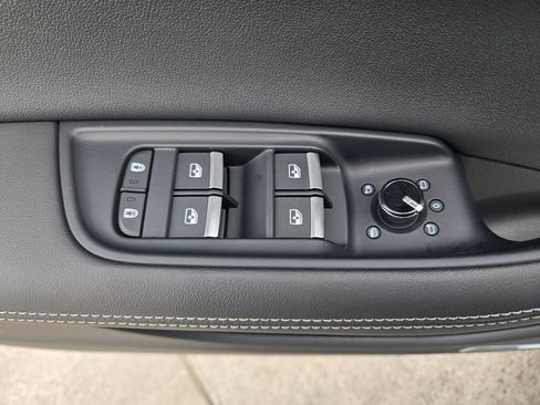 Used 2023 Audi Q8 Prestige AWD/4WD image 18