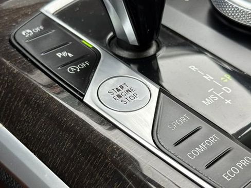 Used 2019 BMW 330i Sedan w/ Premium Package image 22