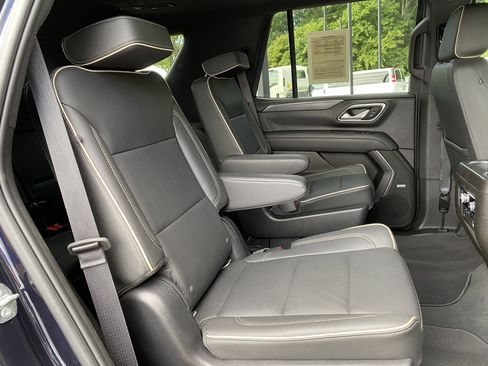 Used 2021 GMC Yukon SLT w/ SLT Premium Package AWD/4WD image 35