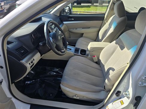 Used 2013 Subaru Outback 2.5i Premium w/ All-Weather Pkg image 53