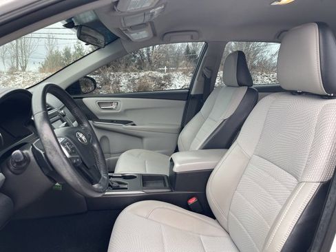 Used 2016 Toyota Camry SE image 16