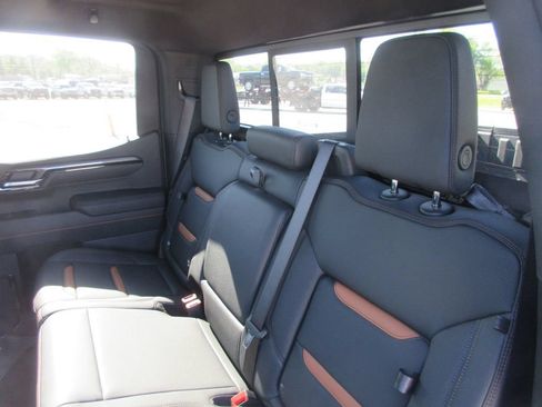 New 2026 GMC Sierra 1500 AT4 w/ AT4 Premium Package AWD/4WD image 17