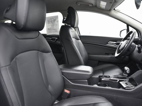 Used 2023 Kia Sportage EX image 17