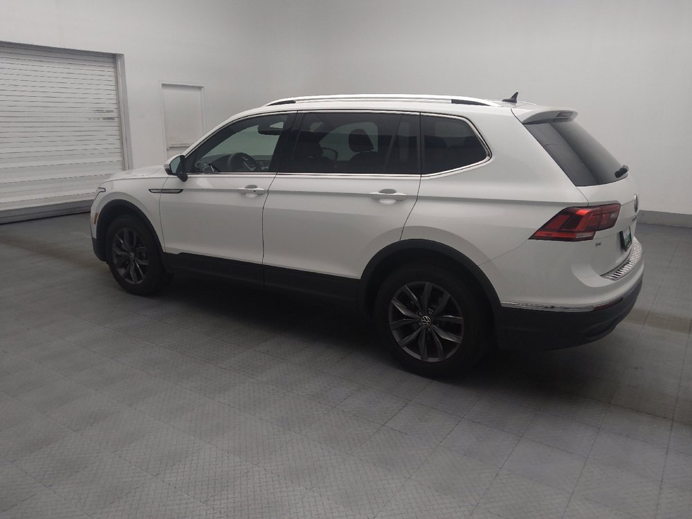 Used 2023 Volkswagen Tiguan SE FWD image 3