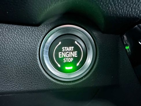 Used 2025 Chevrolet Traverse Z71 image 37