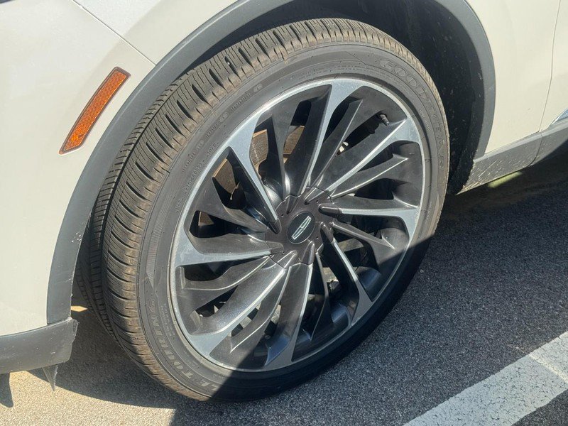 Used 2025 Lincoln Aviator Reserve w/ Illumination Package RWD image 4