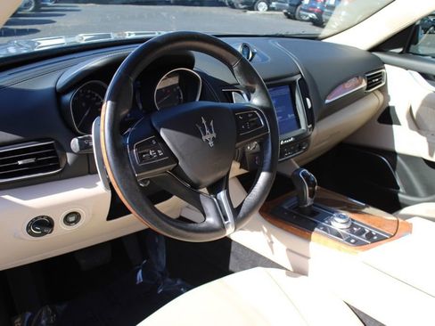 Used 2017 Maserati Levante S AWD/4WD image 3