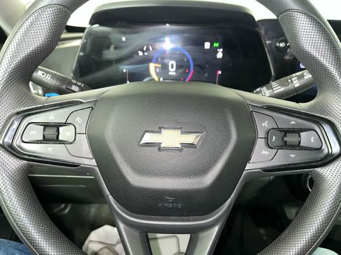 Used 2024 Chevrolet Trax LT image 16