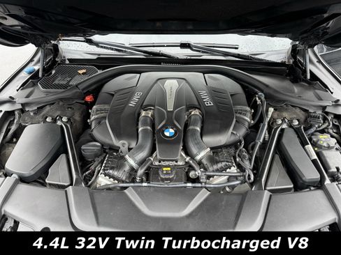 Used 2018 BMW 750i xDrive image 12