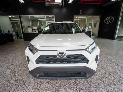 Used 2025 Toyota RAV4 LE AWD/4WD image 6