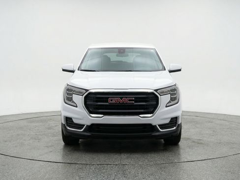 Used 2024 GMC Terrain SLE FWD image 2