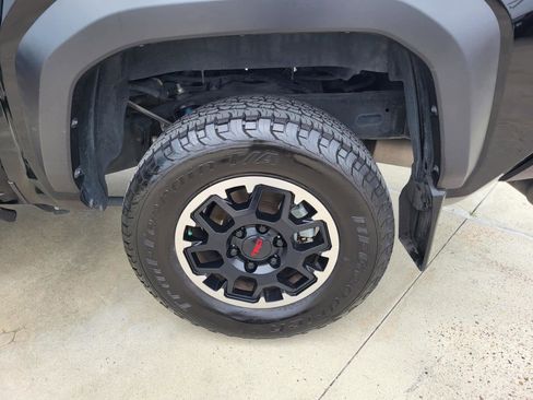 Used 2024 Toyota Tacoma TRD Off-Road AWD/4WD image 25