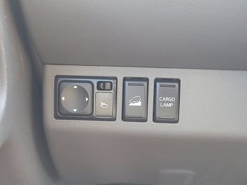 Used 2021 Nissan Frontier SV w/ Midnight Edition Floor Mats AWD/4WD image 27