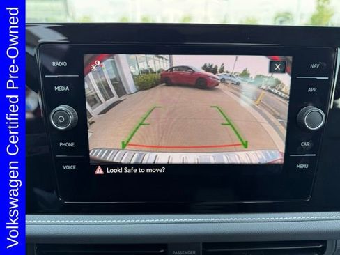 Used 2025 Volkswagen Jetta SEL FWD image 24