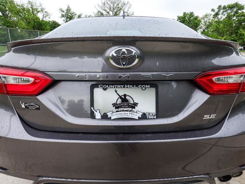 Used 2020 Toyota Camry SE FWD image 34