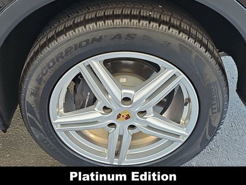 Used 2014 Porsche Cayenne AWD/4WD image 12