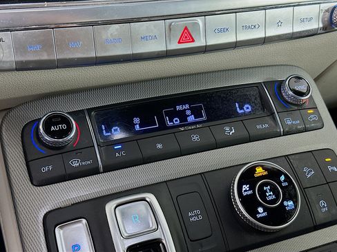 Used 2021 Hyundai Palisade Limited image 24