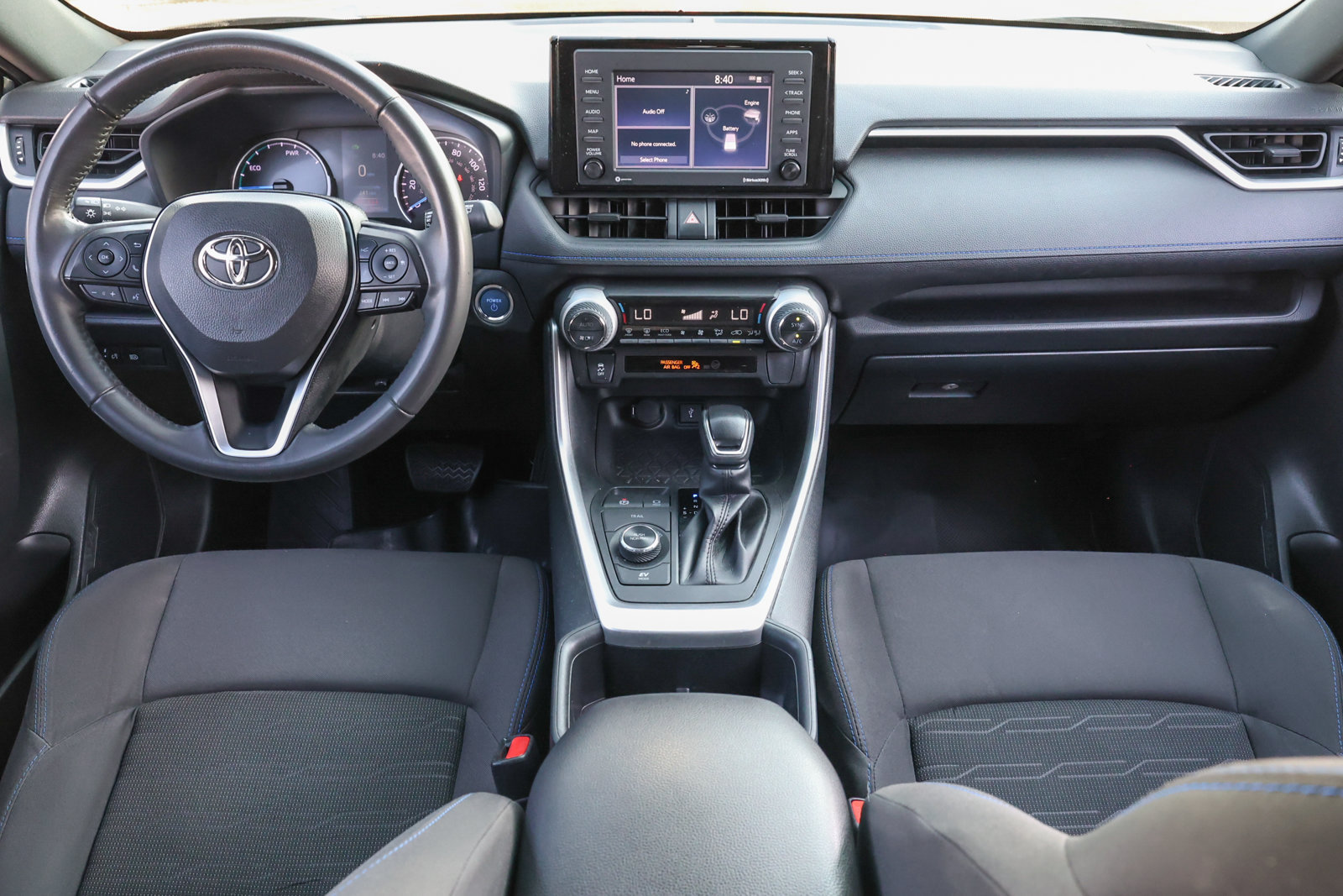 Used 2022 Toyota RAV4 SE AWD/4WD image 2