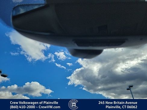 Certified 2023 Volkswagen Taos SEL image 9