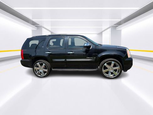 Used 2008 GMC Yukon SLT w/ SLT Preferred Equipment Group RWD image 3