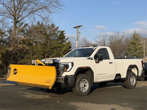 Used 2025 GMC Sierra 2500 Pro image 2