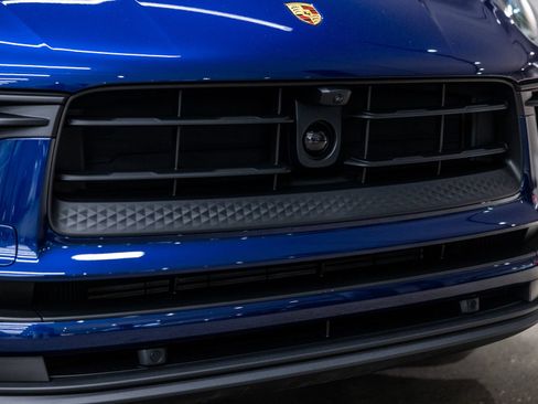 Certified 2026 Porsche Macan S AWD/4WD image 18