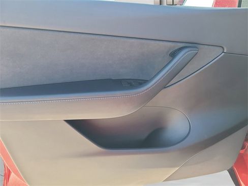 Used 2022 Tesla Model Y Performance image 22