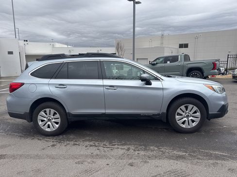 Used 2015 Subaru Outback 2.5i Premium image 3