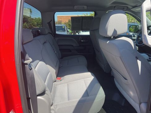 Used 2018 Chevrolet Silverado 1500 Custom w/ Custom Value Package AWD/4WD image 22